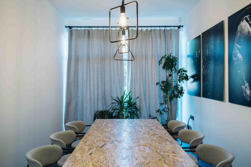 Meeting-space/workshop area